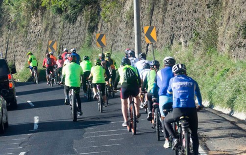 ciclistas en peloton guatemala